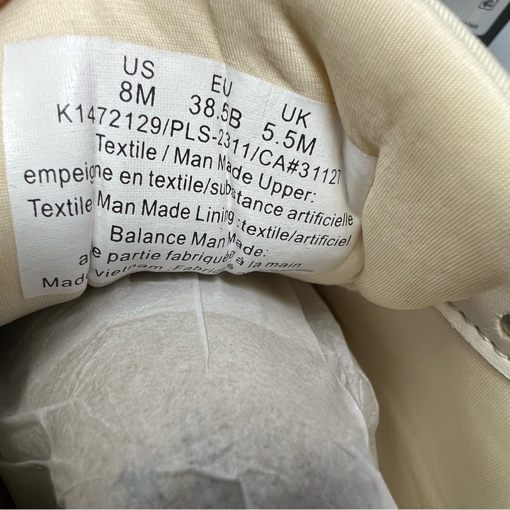 DKNY Oaks Logo Sneakers
Size 8 - Picture 6 of 7
